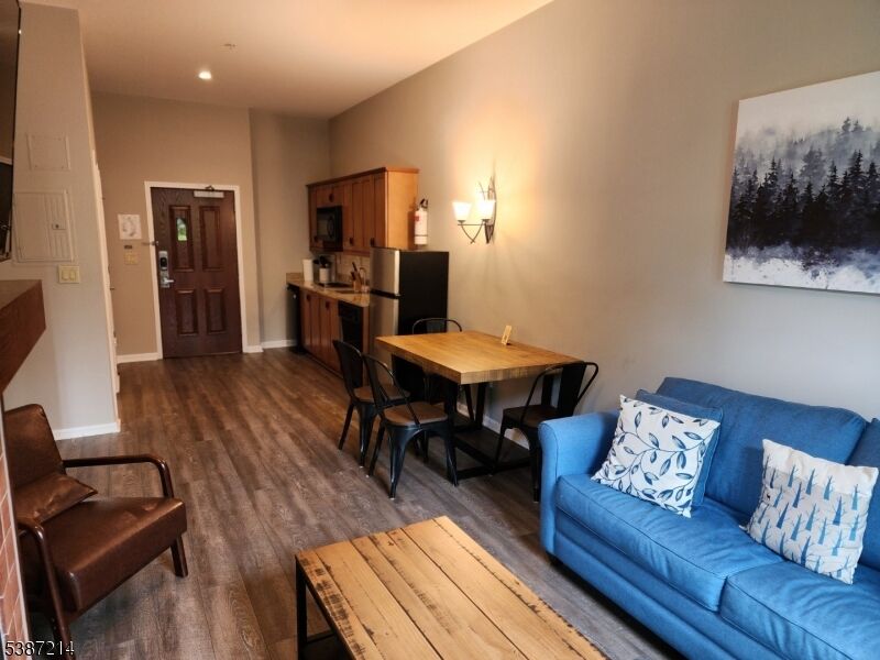 Property Photo:  200 State Rt 94 Unit 124  NJ 07462 