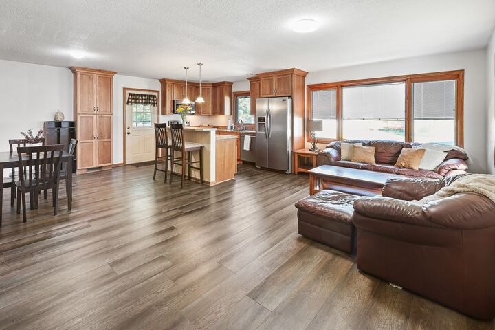 Property Photo: 1211 Columbus Street IA 50219