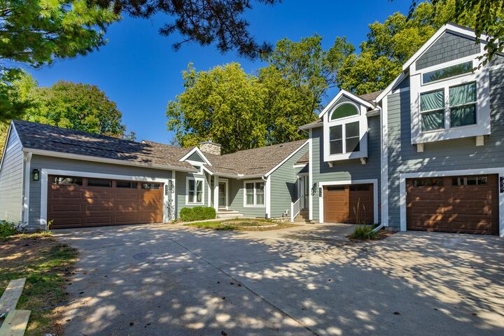 Property Photo: 2548 Pine Circle IA 50322