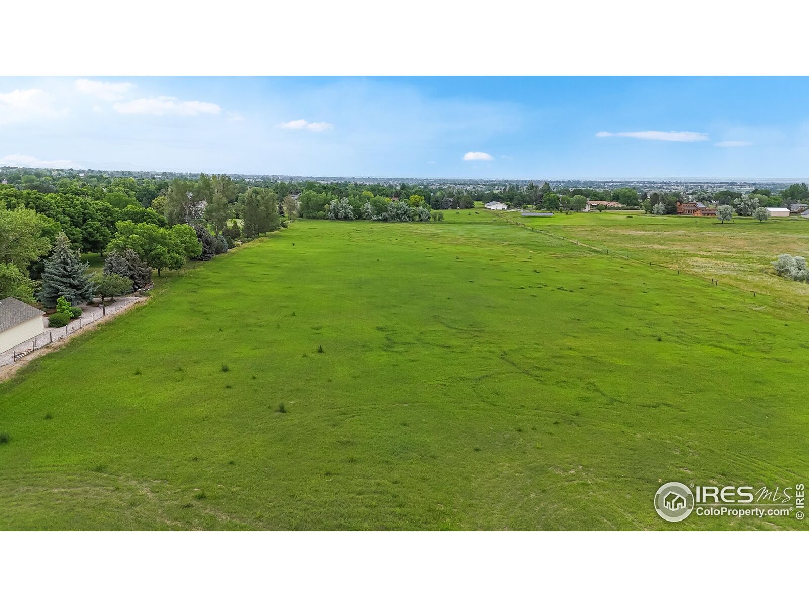 Property Photo:  512 E County Road 30  CO 80525 