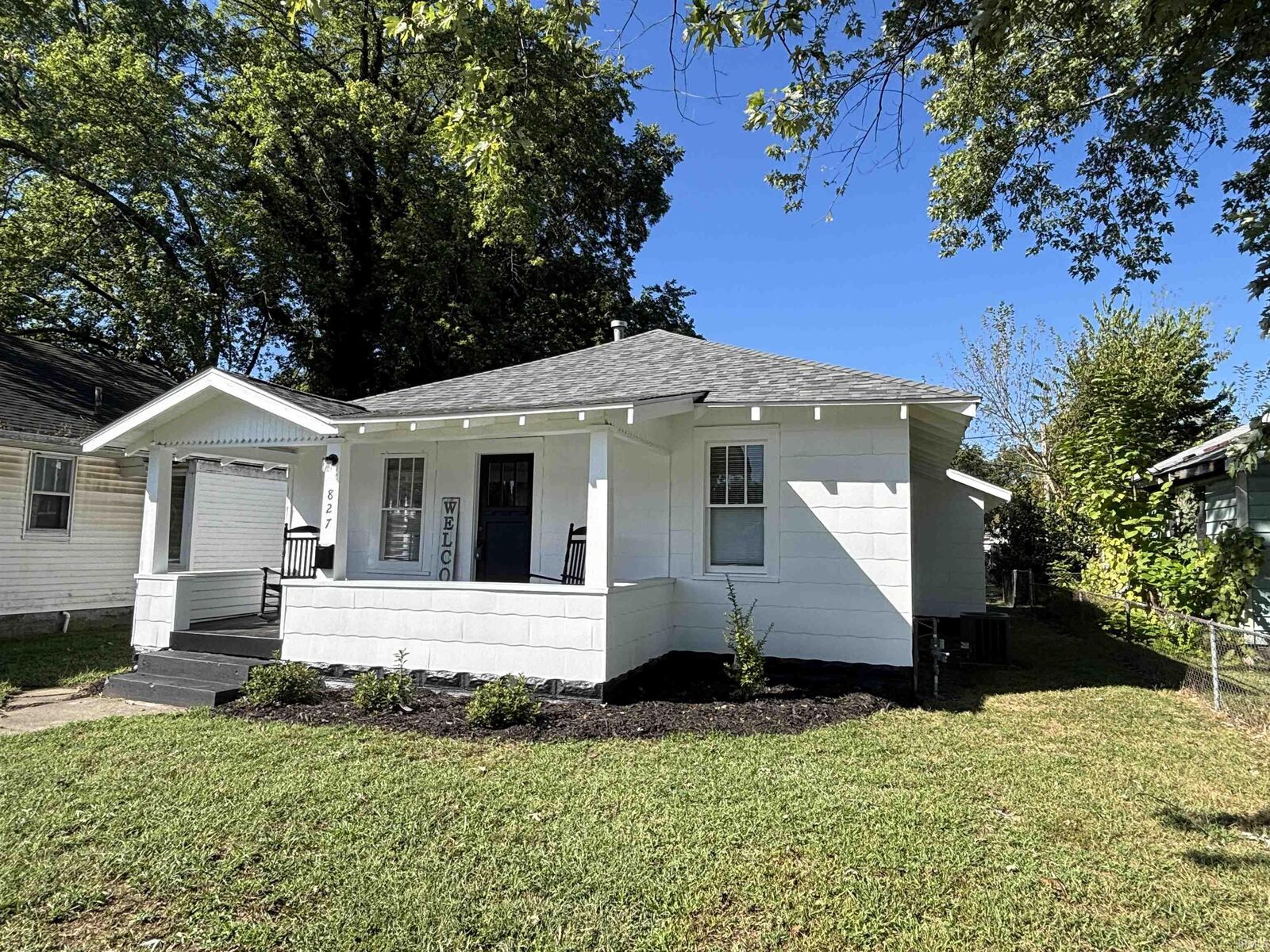 Property Photo:  827 State Street  IN 47591 