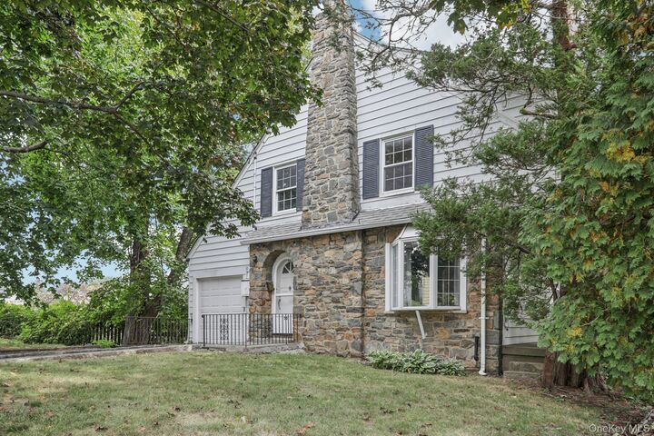 Property Photo:  50 Emmett Place  NY 10703 