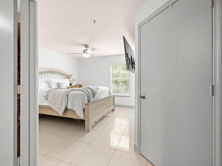 Property Photo: 12912 Arbor Isle Dr 202 FL 33637