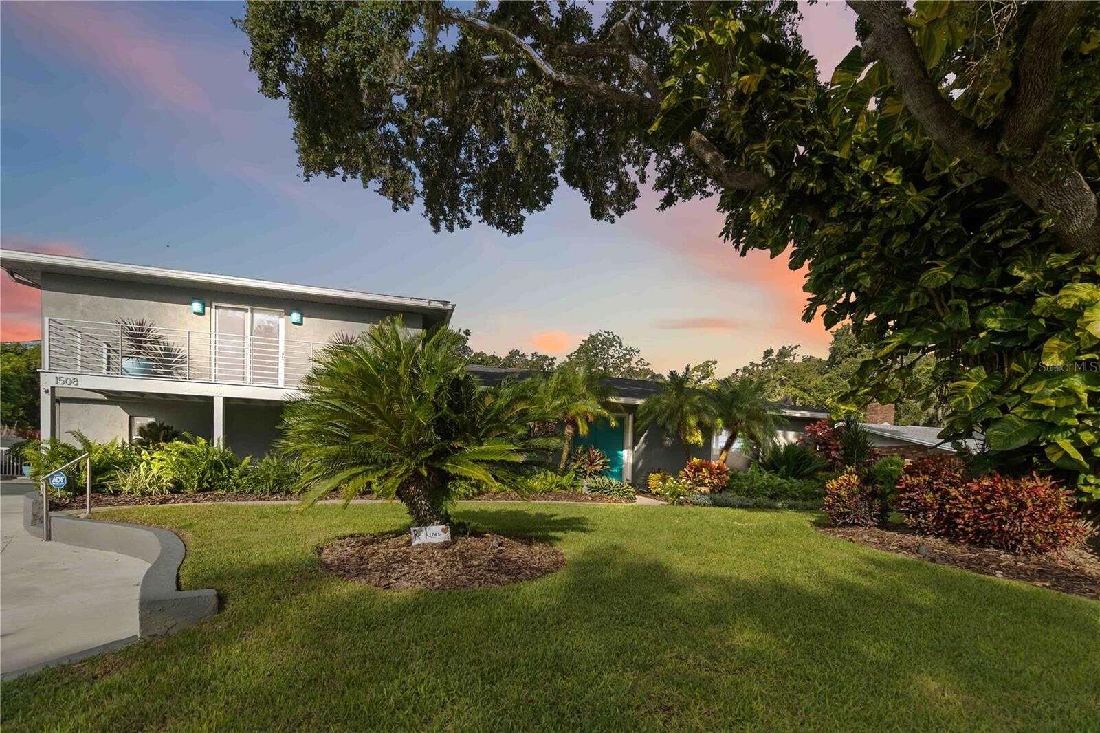 Property Photo:  1508 S Riverside Drive  FL 32168