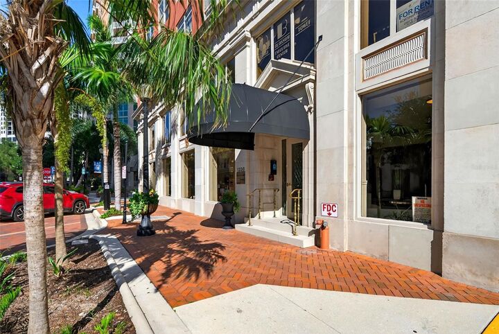 Property Photo:  1330 Main Street 3  FL 34236