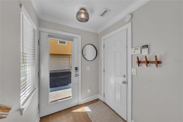 Property Photo: 3321 Las Campos Place FL 33611