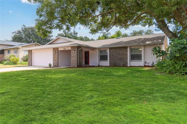 Property Photo:  8108 Bluestar Circle  FL 32819 