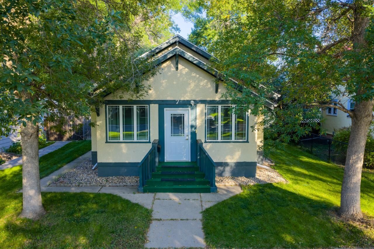 Property Photo: 7 Shirley Ct. ND 58703