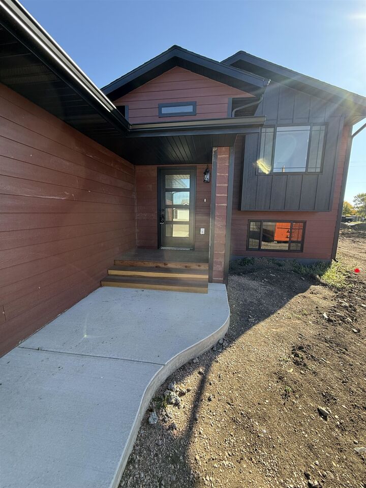 Property Photo: 648 Eagle Court SD 57719