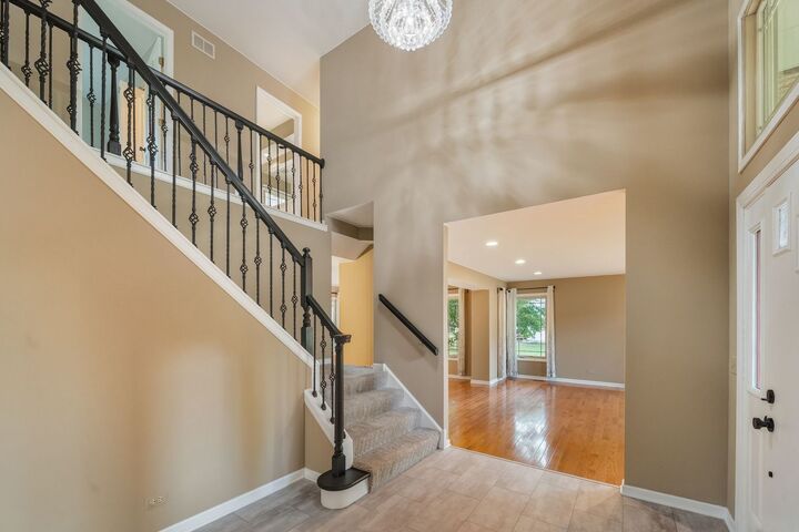 Property Photo:  1901 Brandywyn Lane  IL 60089 