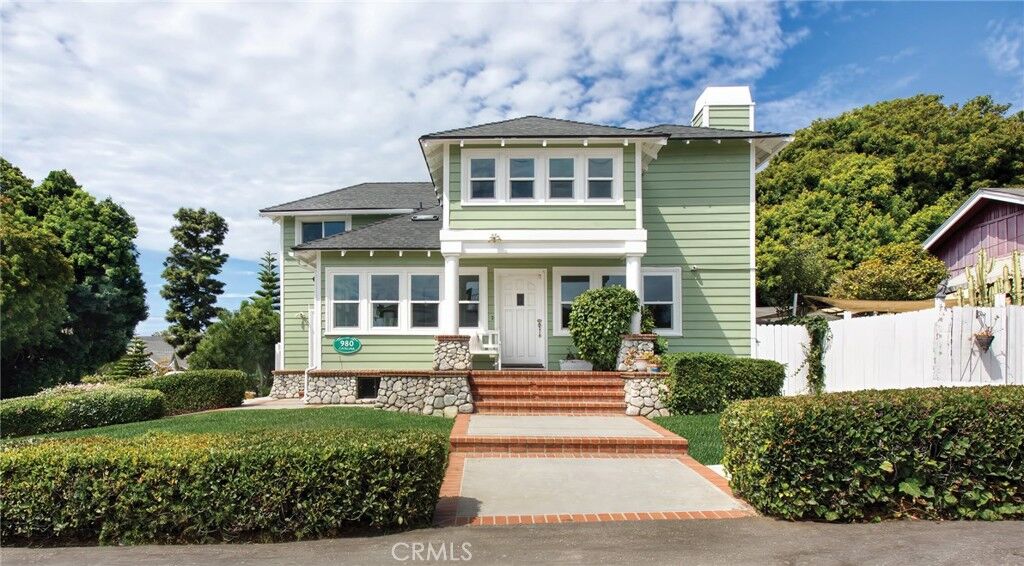 Property Photo:  980 Catalina  CA 92651 