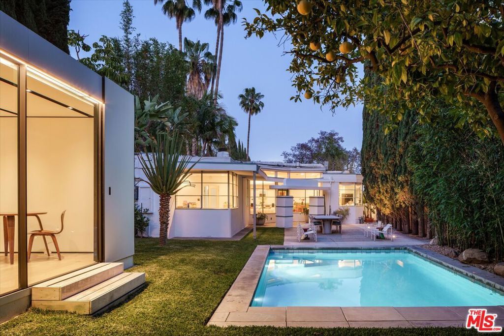 Property Photo:  947 N Martel Avenue  CA 90046 