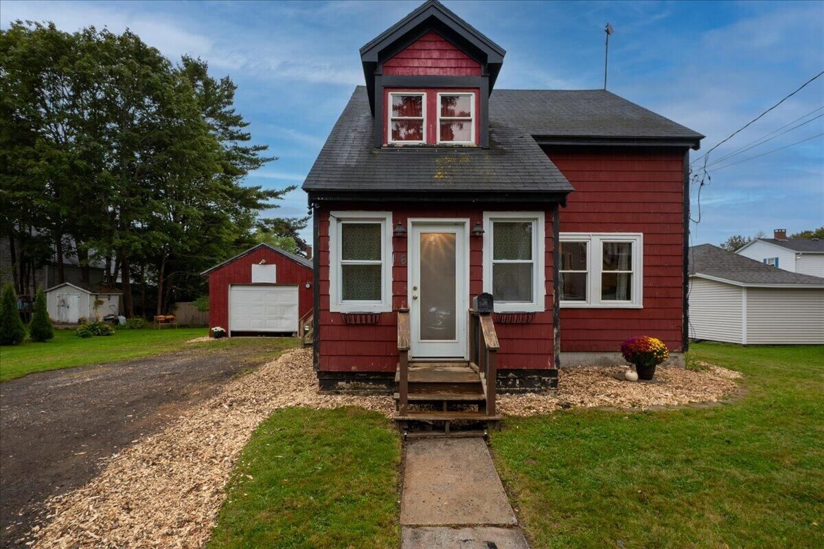 Property Photo:  16 Hill Street  ME 04841 