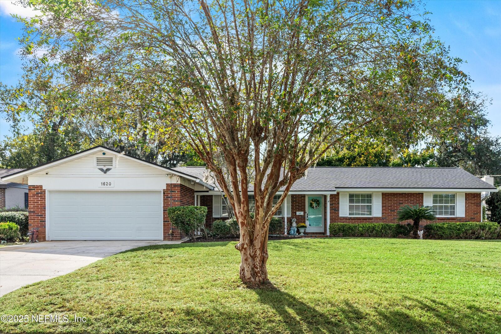 Property Photo:  1620 Mt Vernon Drive  FL 32210 