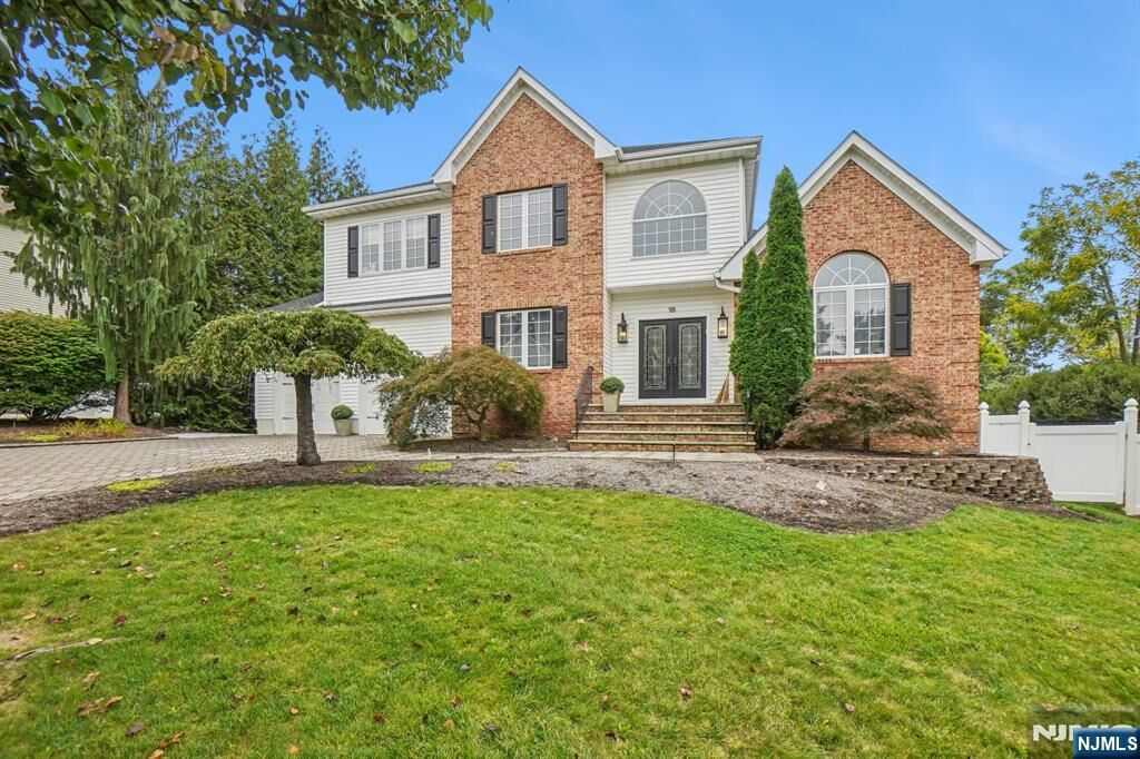 Property Photo:  18 Boulder Trail  NJ 07430 