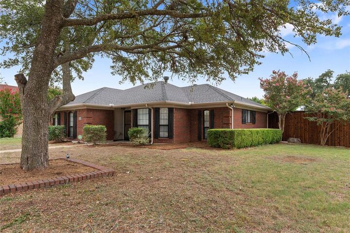 Property Photo: 1504 Sunflower Drive TX 75002