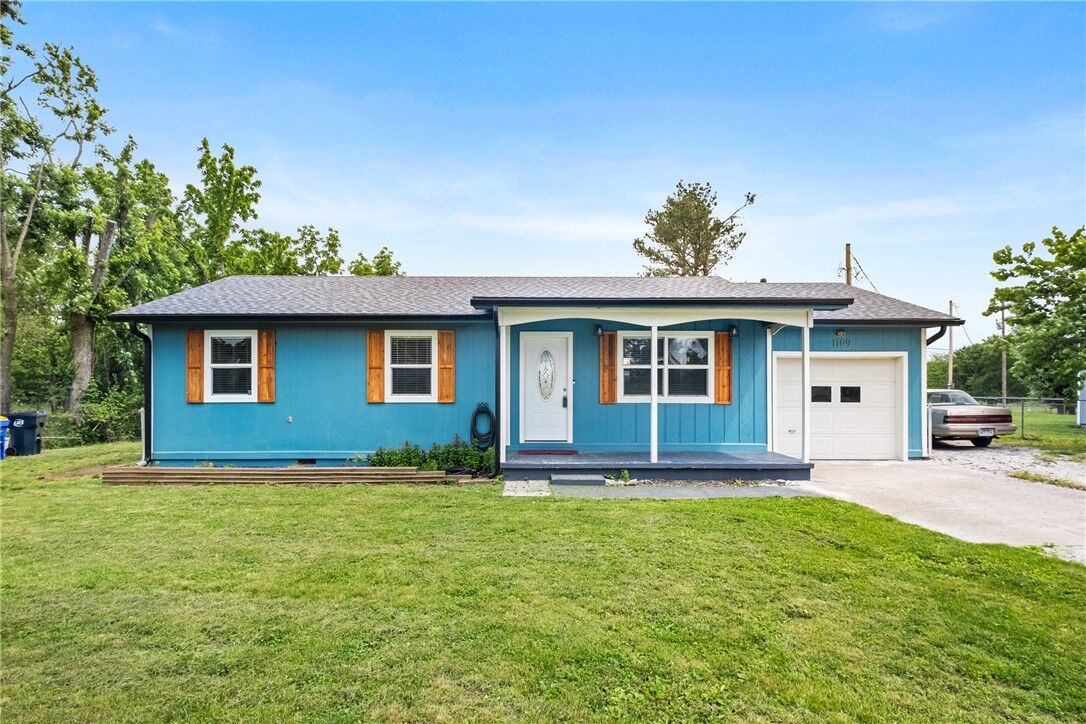Property Photo: 1109 Little Flock Drive AR 72756