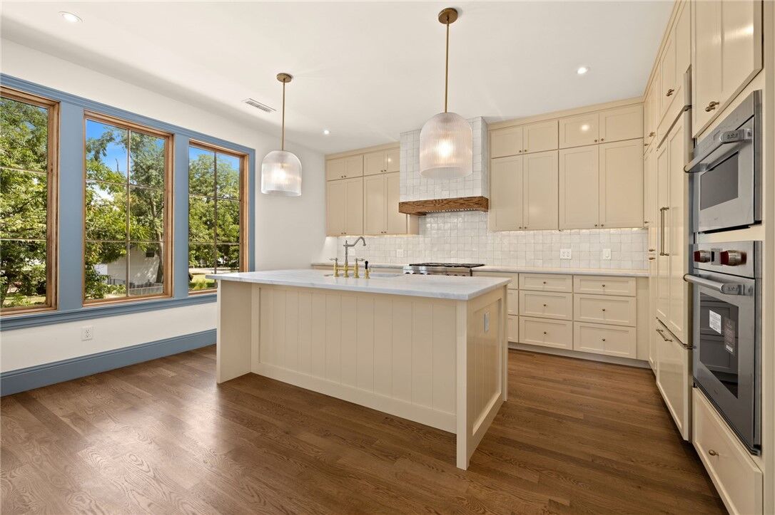 Property Photo: 310 NW 5th Street AR 72712