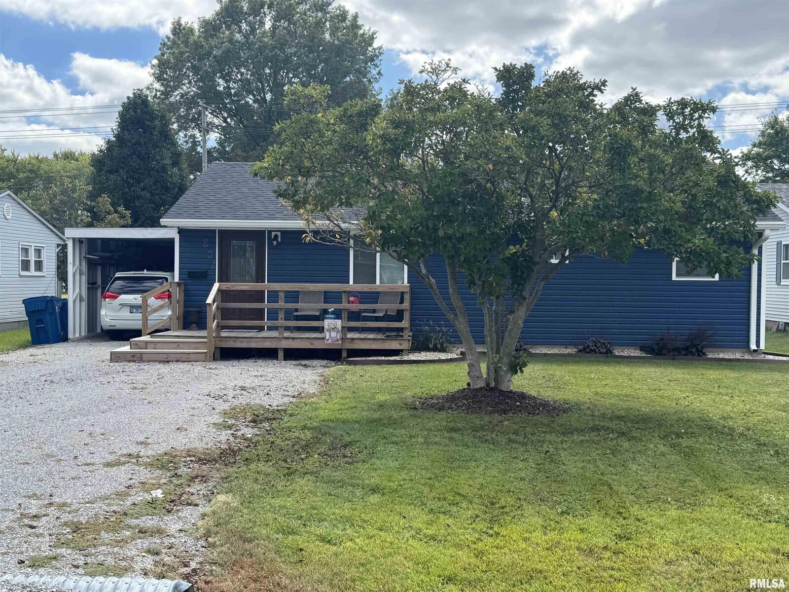 Property Photo:  801 W 5th Street  IL 62839 