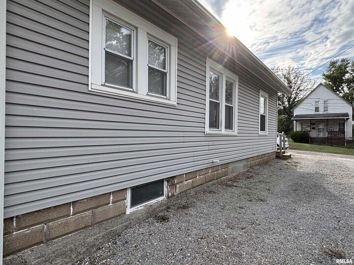 Property Photo:  408 N 6th Street  IL 62864 