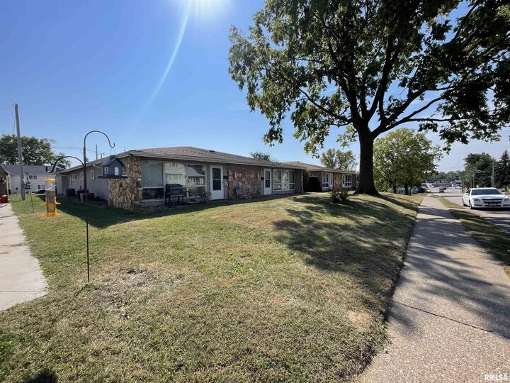 2515 N 3rd Street  Clinton IA 52732 photo