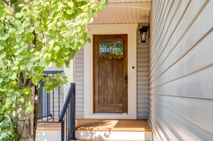 Property Photo:  16 Hidden Valley Gardens NW  AB T3A 5X3 