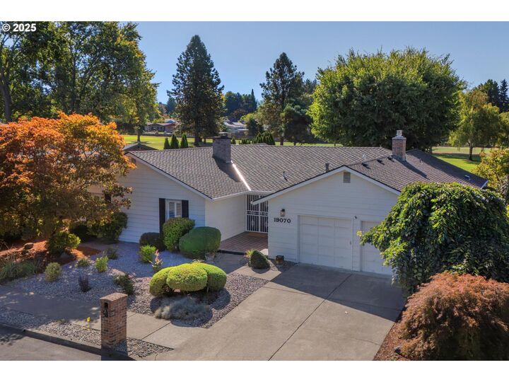 Property Photo:  19070 NW Dorena St  OR 97229 