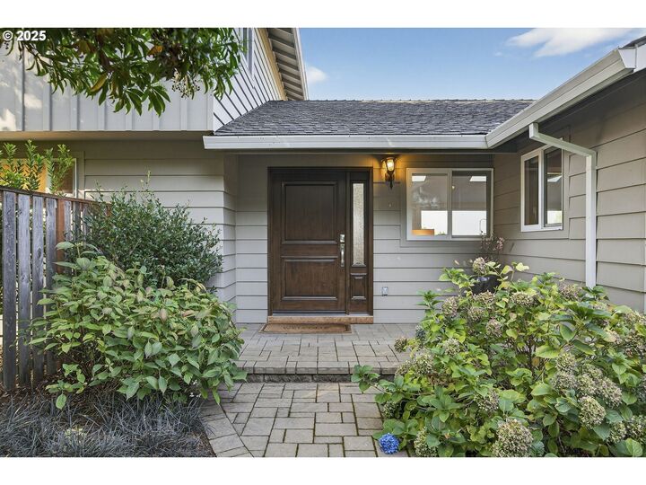 Property Photo:  1640 Meadows Dr  OR 97034 