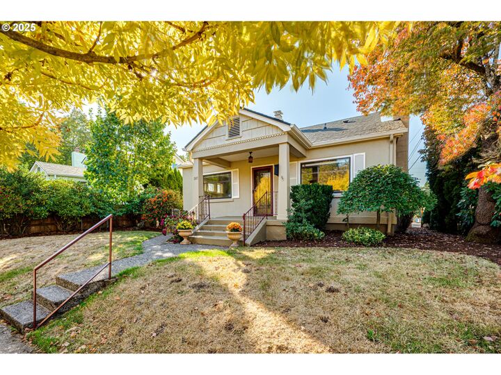 Property Photo:  307 E 22nd St  WA 98663 