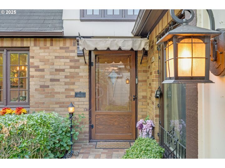 Property Photo:  7441 SE 28th Ave  OR 97202 