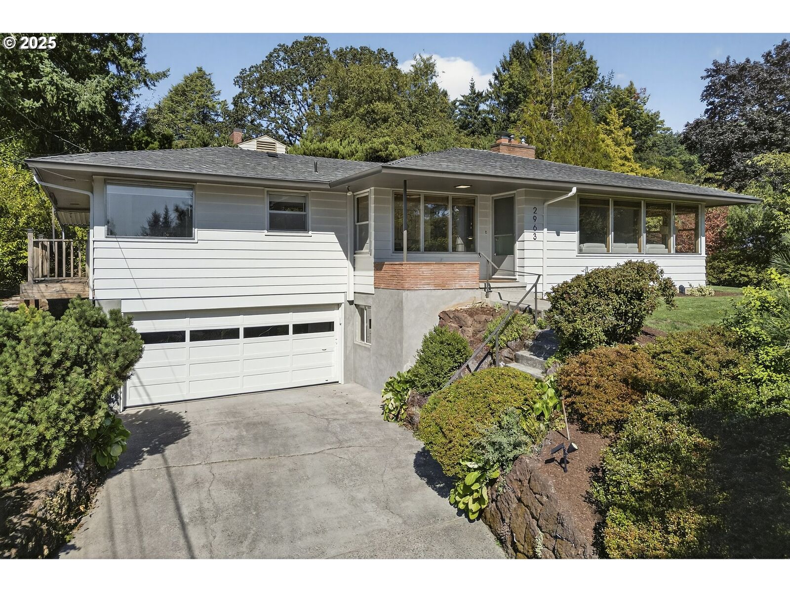 Property Photo:  2963 SW Sunset Blvd  OR 97239 