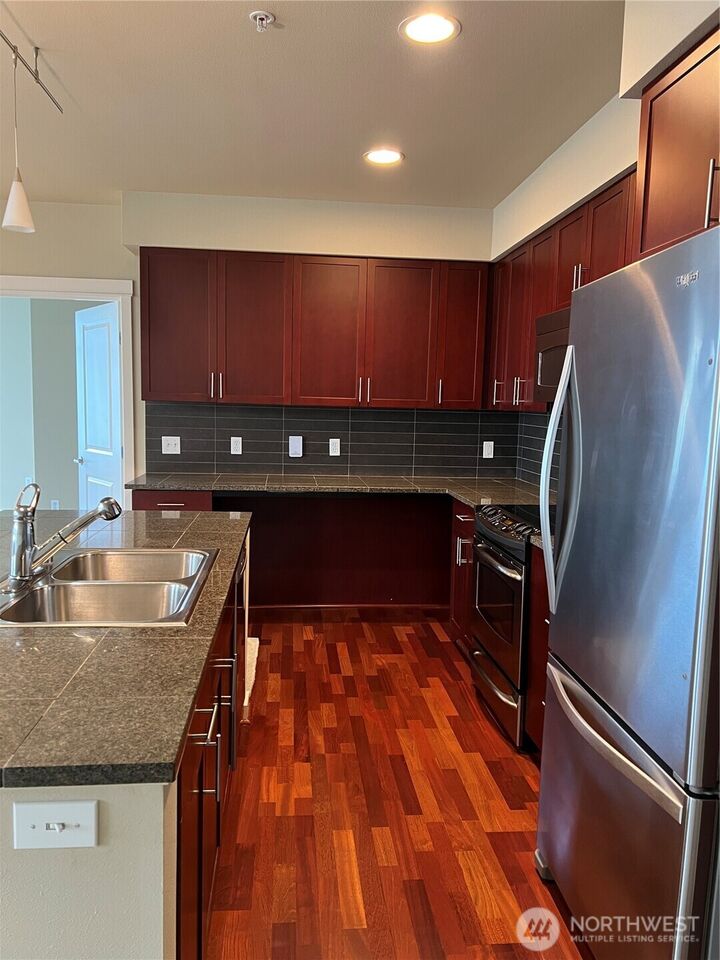 Property Photo:  190  Harbor Square C230 Loop NE  WA 98110 