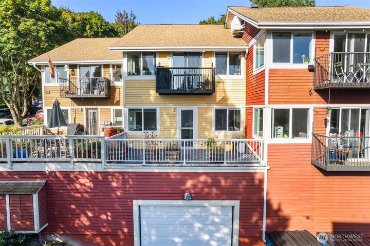 Property Photo:  2400 E Howell Street G  WA 98122 