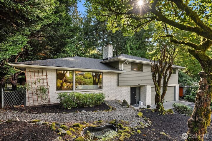 Property Photo:  1711 NE 104th Street  WA 98125 