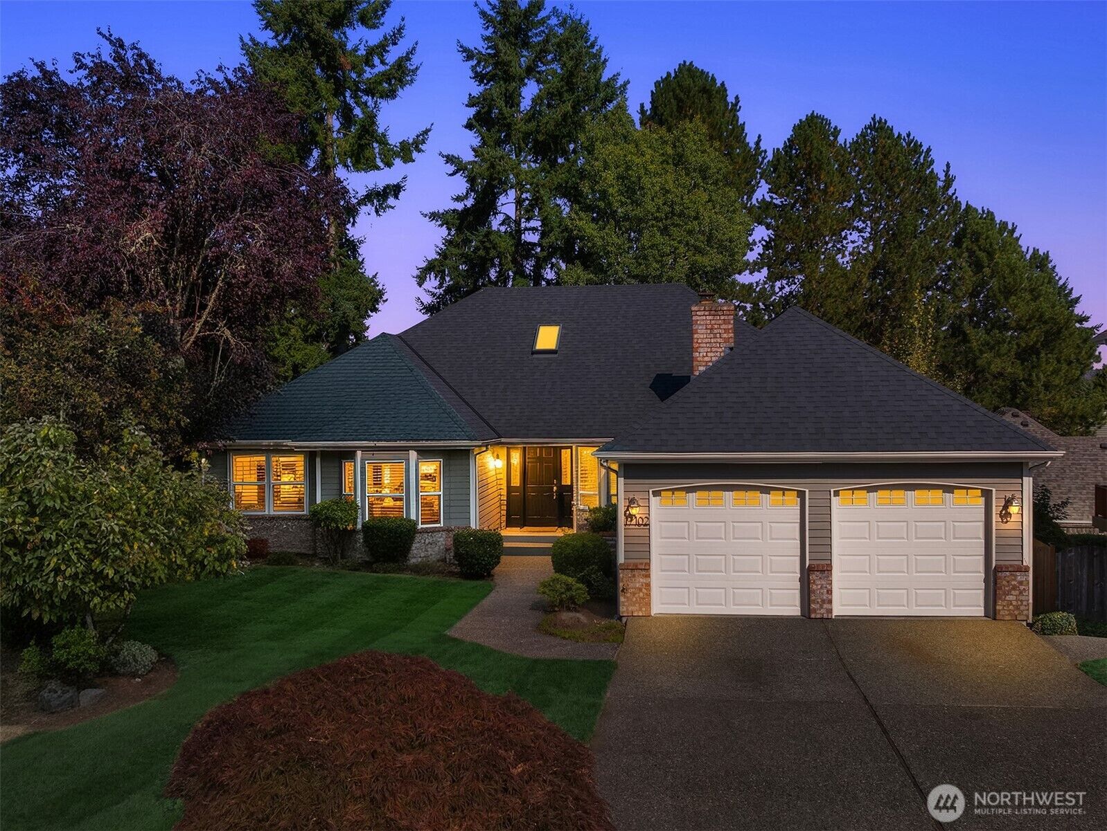 Property Photo:  17102 NE 37th Place  WA 98008 