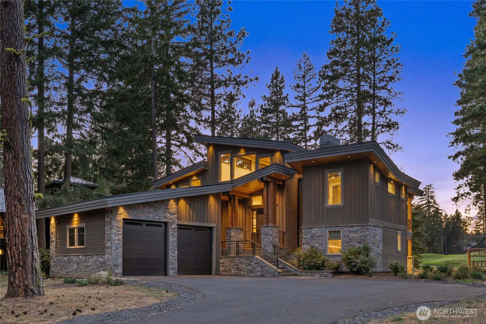 Property Photo:  890  Larkspur Loop  WA 98922 