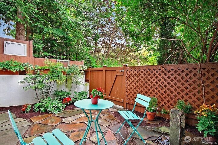 Property Photo:  4412  Burke Avenue N A  WA 98103 