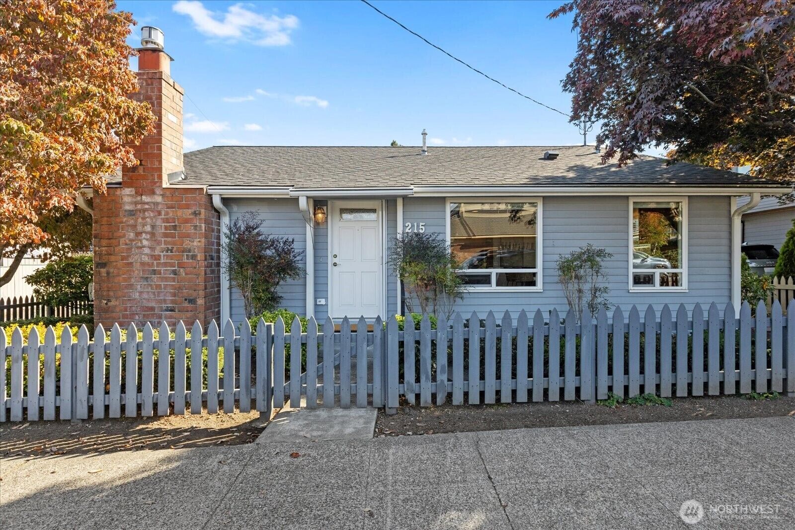 Property Photo:  215  6th Avenue S  WA 98020 