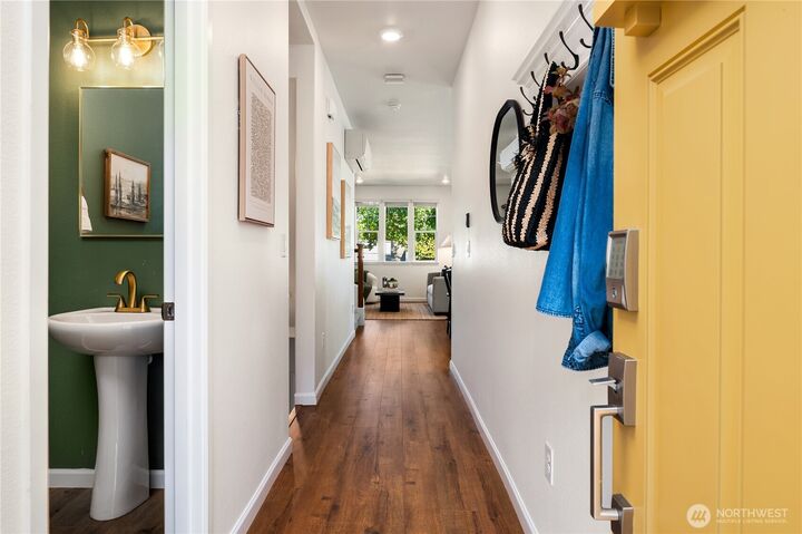 Property Photo:  6712  34th Avenue SW  WA 98126 