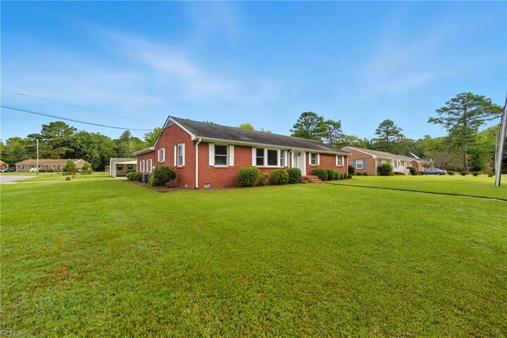 Property Photo: 5208 Askew Rd VA 23321