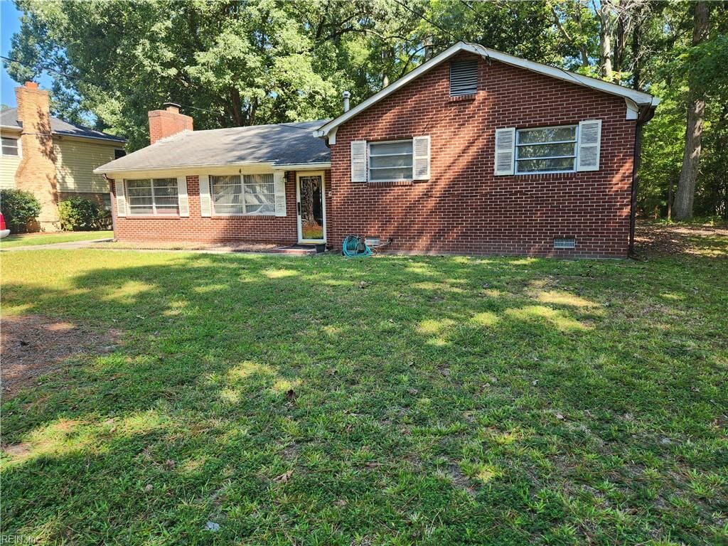 Property Photo:  4 Dundee Rd  VA 23669 