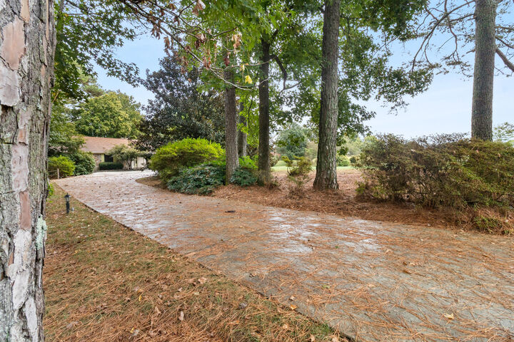 Property Photo: 3422 Ramblewood Circle NW TN 37312