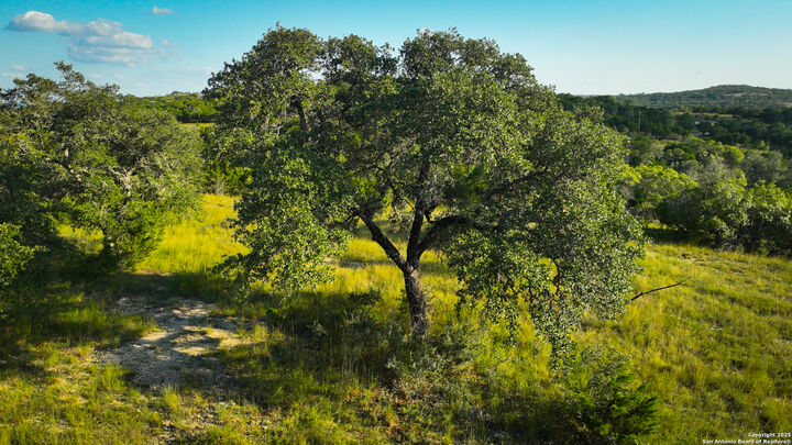 Property Photo: Far Hills Ranch Tract 3 TX 78013