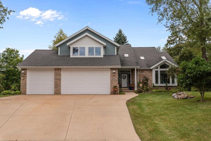 Property Photo:  W247s6795 Sugar Maple Drive  WI 53189 