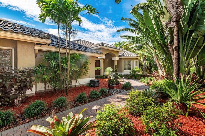 Property Photo: 1100 SW 156th Ave FL 33027