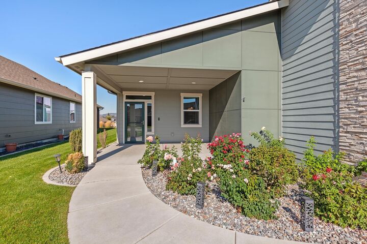 Property Photo:  2675 N Rydal Ln  WA 99019 