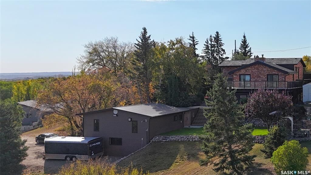 Property Photo:  6 1st Avenue E  SK S0M 0E0 