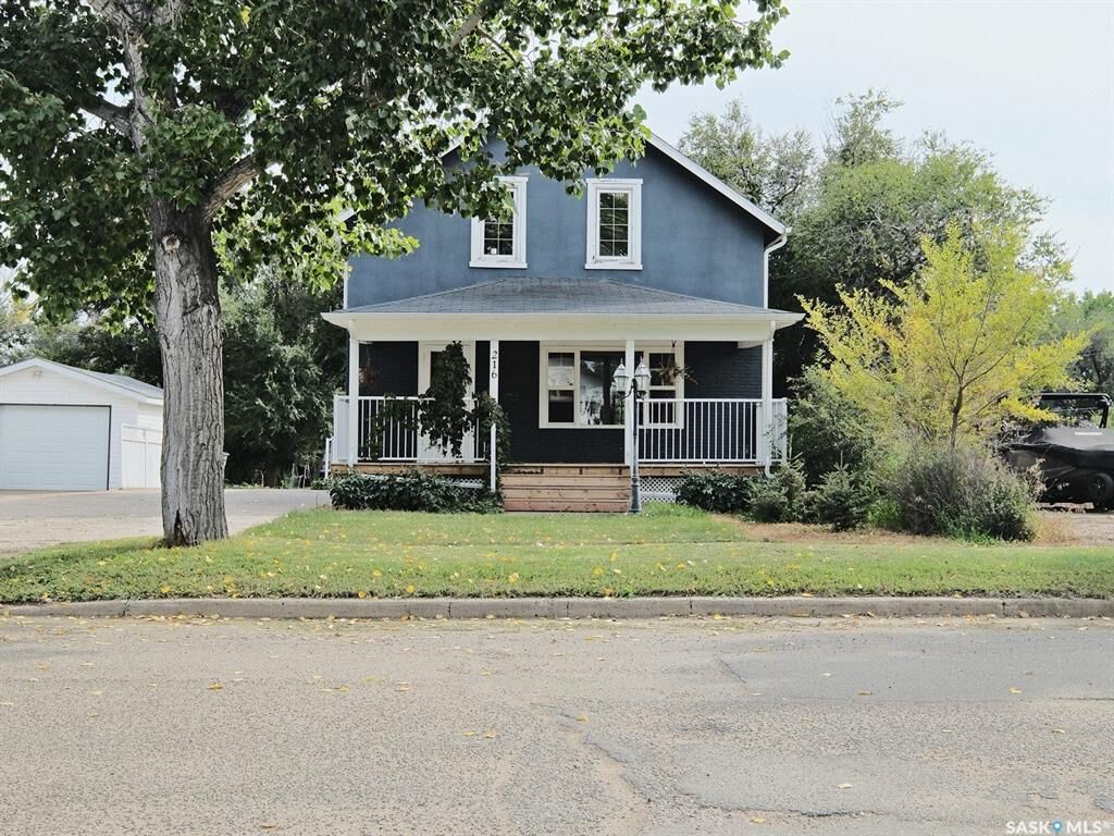 Property Photo: 216 6th Avenue W SK S0L 2V0