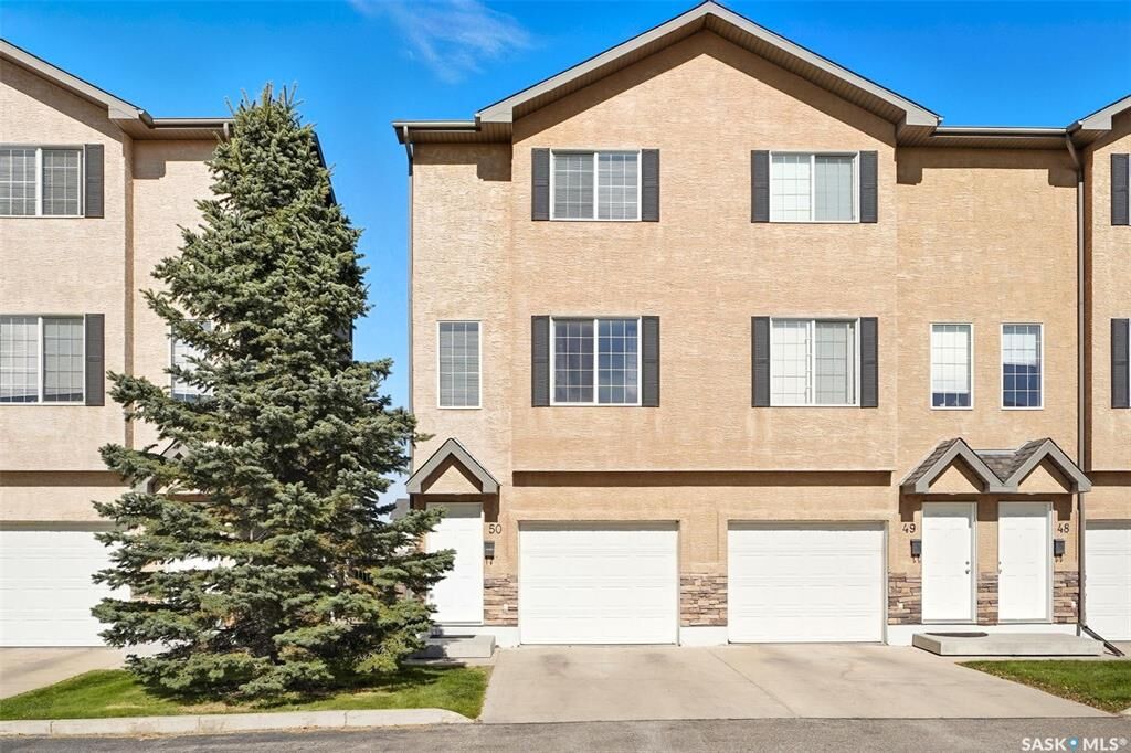 Property Photo:  118 Pawlychenko Lane 50  SK S7V 1J9 