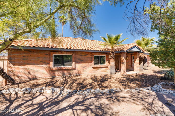 Property Photo:  4205 N Avenida De Pimeria Alta  AZ 85749 